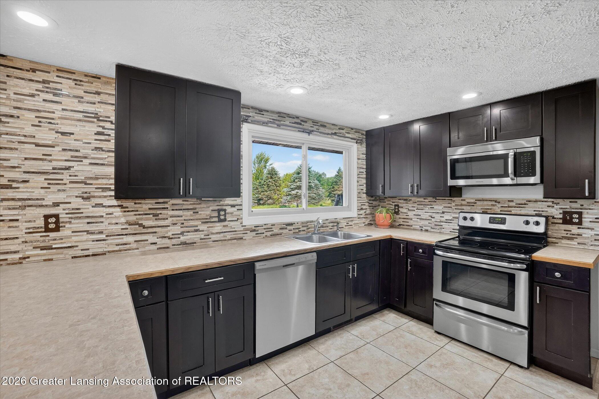 6275 South Morrice Road Perry, MI 48872 - Photo 18 of 60 18-6275-Morrice-Rd-Windowstill