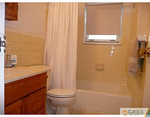 161 Evergreen Road, Unit 4B Edison, NJ 08837 - Photo 13 of 15 Gallery Image 13