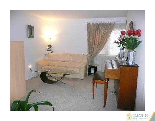 161 Evergreen Road, Unit 4B Edison, NJ 08837 - Photo 6 of 15 Gallery Image 6