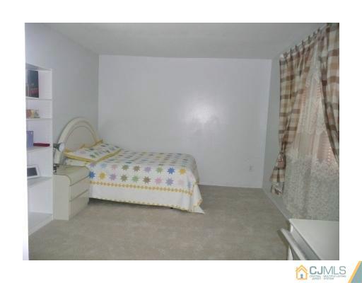 161 Evergreen Road, Unit 4B Edison, NJ 08837 - Photo 10 of 15 Gallery Image 10