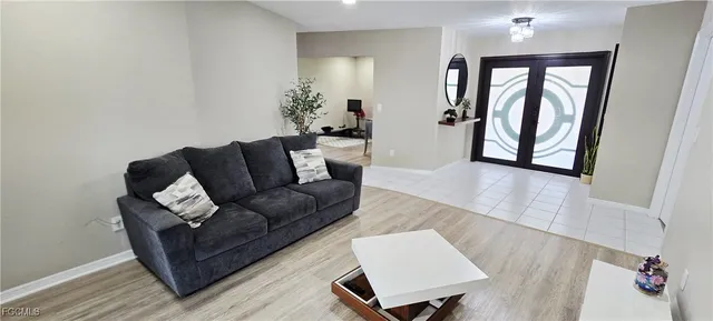 $3,400 | 933 Southwest Santa Barbara Place, Cape Coral, FL 33991