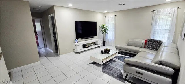 $3,400 | 933 Southwest Santa Barbara Place, Cape Coral, FL 33991