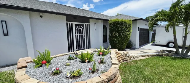 $3,400 | 933 Southwest Santa Barbara Place, Cape Coral, FL 33991