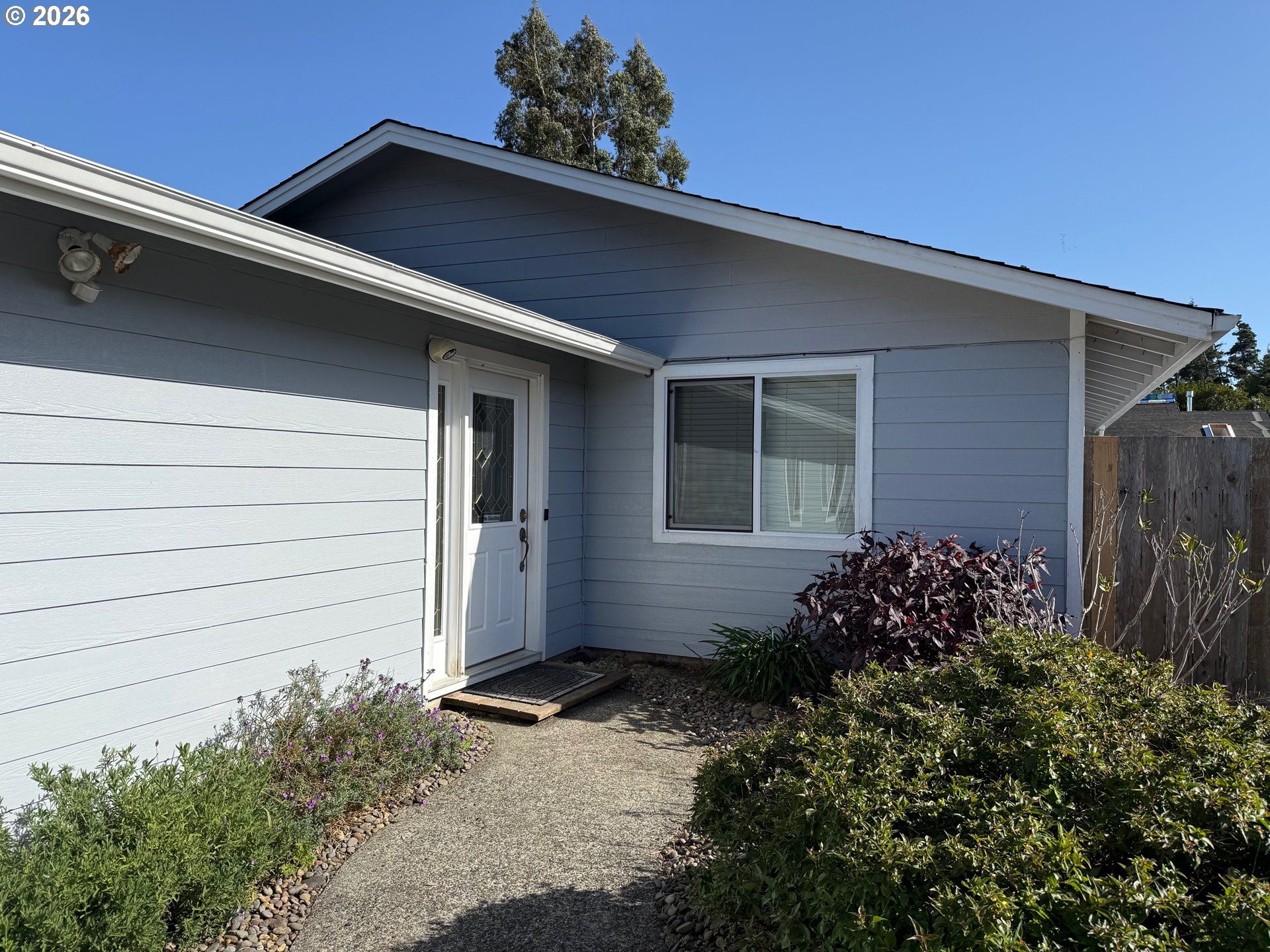 2164 24th Street Florence, OR 97439 - Photo 3 of 42