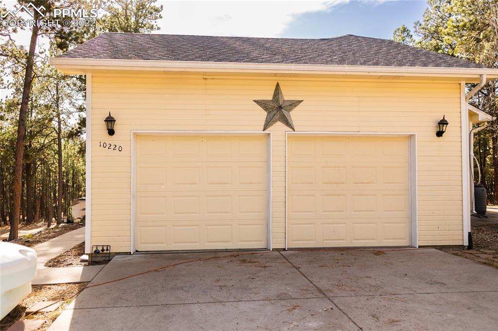 10220 Hardy Road Colorado Springs, CO 80908 - Photo 36 of 36 a view of a indoor shower