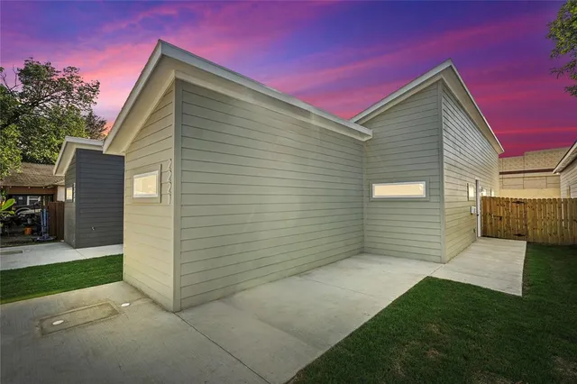 $249,999 | 2221 Hooper Street, Dallas, TX 75215