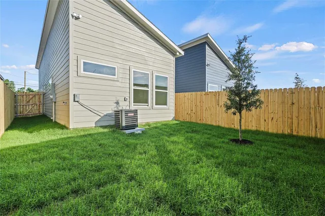 $249,999 | 2221 Hooper Street, Dallas, TX 75215