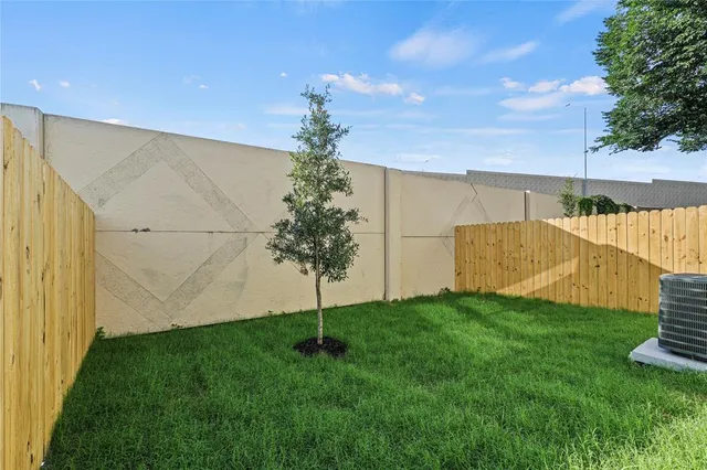 $249,999 | 2221 Hooper Street, Dallas, TX 75215