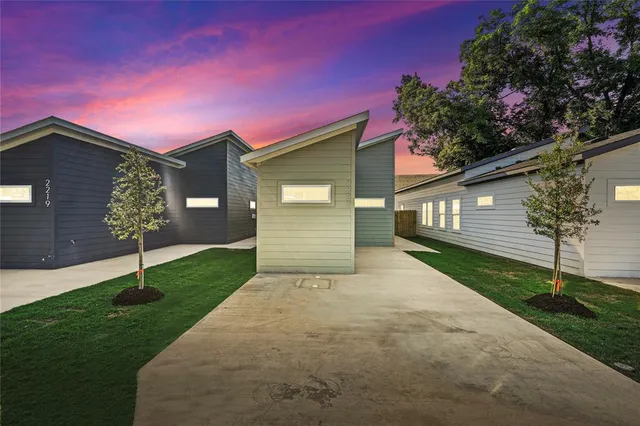 $249,999 | 2221 Hooper Street, Dallas, TX 75215