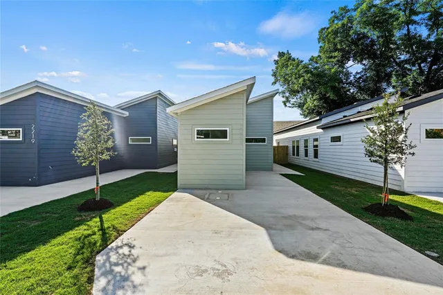 $249,999 | 2221 Hooper Street, Dallas, TX 75215