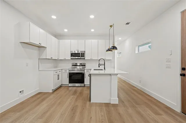 $249,999 | 2221 Hooper Street, Dallas, TX 75215