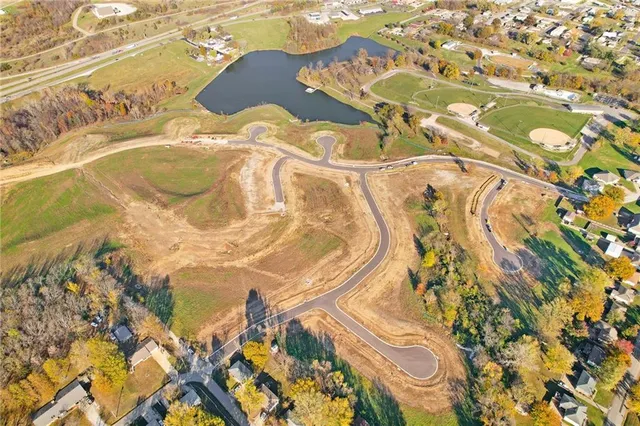 $68,500 | 1 Lakeview Drive, Odessa, MO 64076