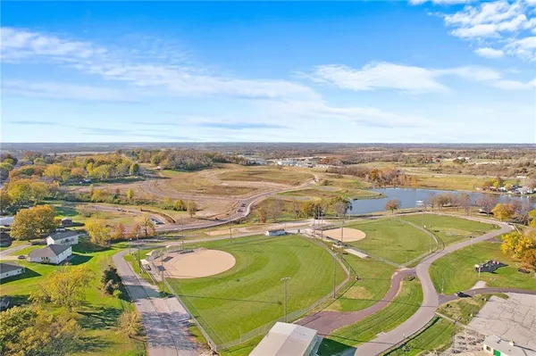 $68,500 | 1 Lakeview Drive, Odessa, MO 64076