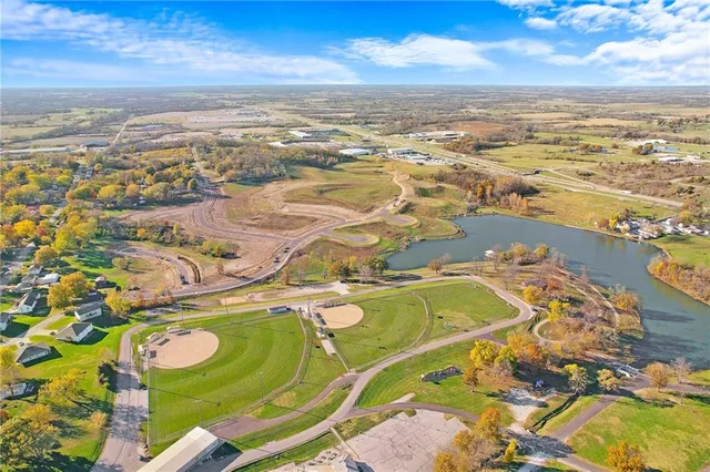 $68,500 | 1 Lakeview Drive, Odessa, MO 64076