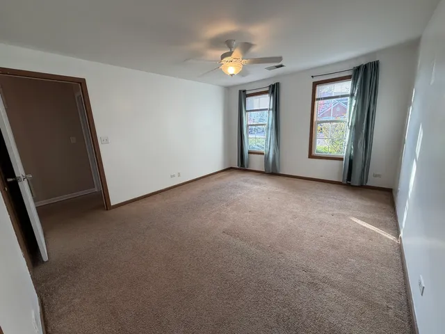 $2,190 | 311 Sheffield Court, Unit 1, Roselle, IL 60172