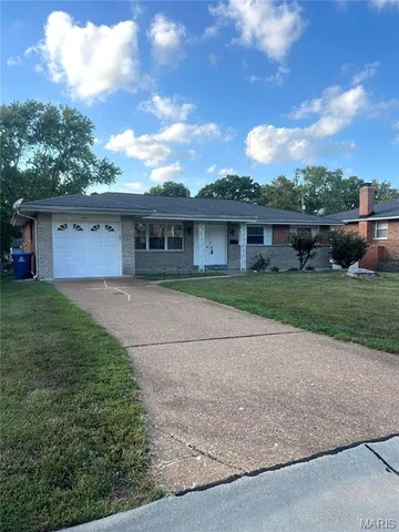 $2,300 | 2231 Rosegarden Drive, St. Louis, MO 63125