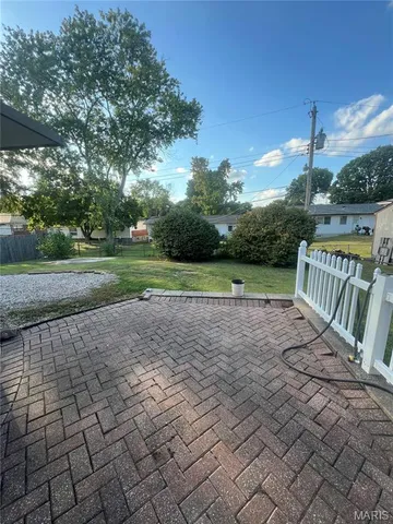 $2,300 | 2231 Rosegarden Drive, St. Louis, MO 63125