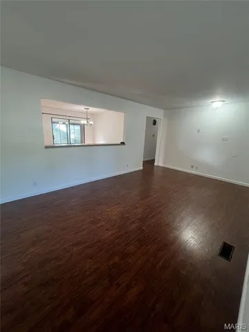 $2,300 | 2231 Rosegarden Drive, St. Louis, MO 63125