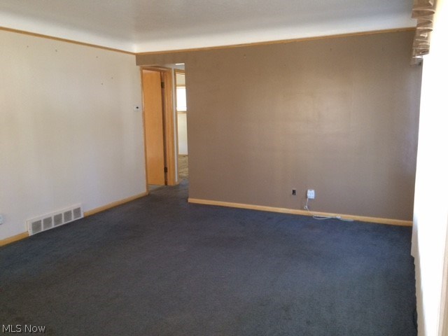 9712 David Road Cleveland, OH 44125 - Photo 3 of 22 Living Room