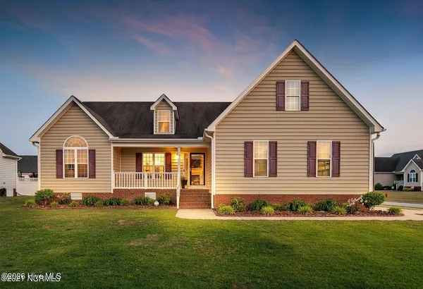$2,050 | 2105 Charity Lane, Winterville, NC 28590