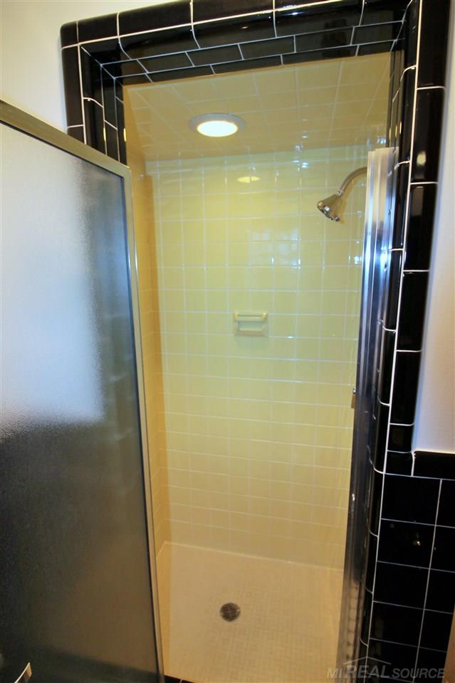 430 Barclay Road Grosse Pointe Farms, MI 48236 - Photo 25 of 40