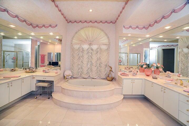 Undisclosed Address Boca Raton, FL 33496 - Photo 30 of 41 30.PrimaryBath.JacuzziTub