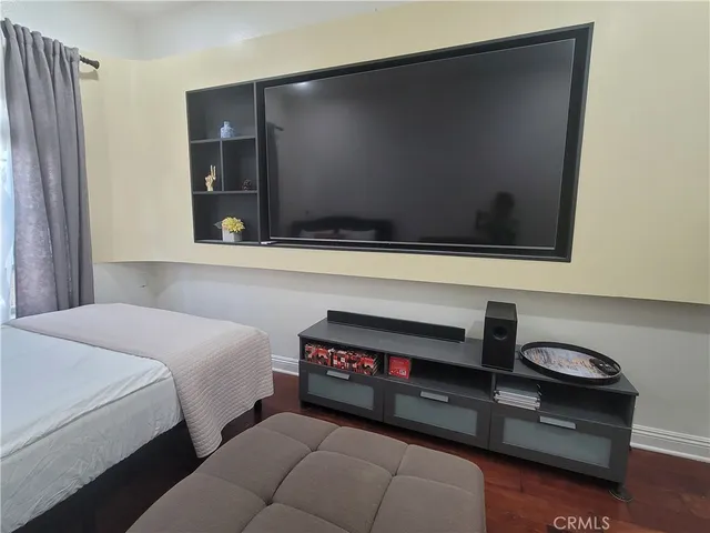 $1,100 | 412 East Santa Ana Street, Anaheim, CA 92805