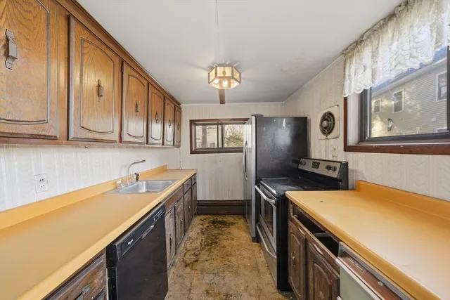 $699,999 | 11 Hutchins Circle, Lynnfield, MA 01940