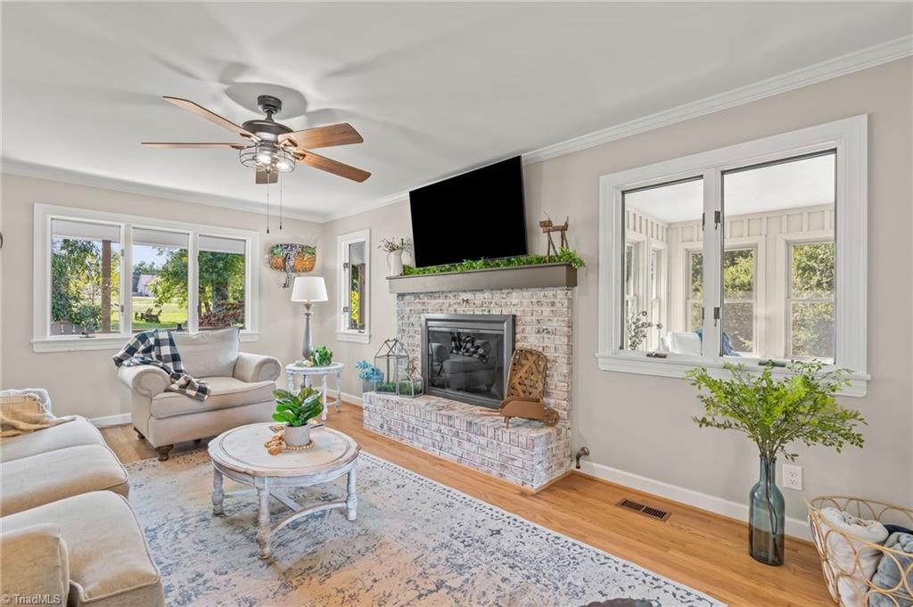 2641 Mock Road High Point, NC 27265 - Photo 21 of 50 Family Room