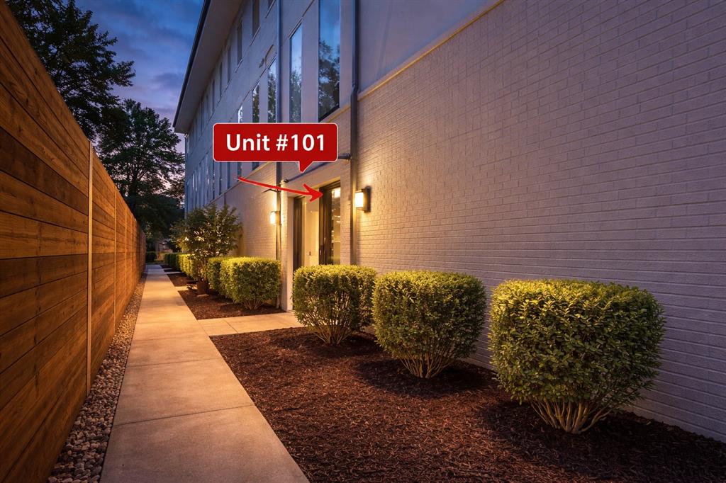 2016 North Fitzhugh Avenue, Unit 101 Dallas, TX 75204 - Photo 2 of 27 a view of a street with potted plants