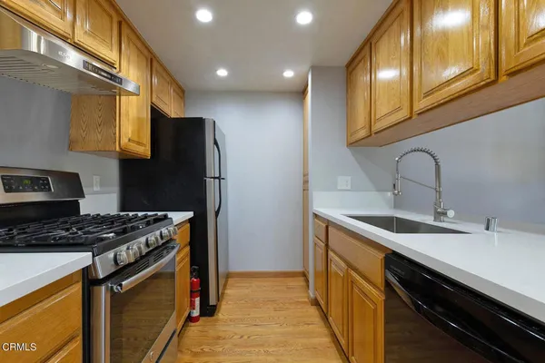 $3,500 | 300 South Mentor Avenue, Unit 5, Pasadena, CA 91106