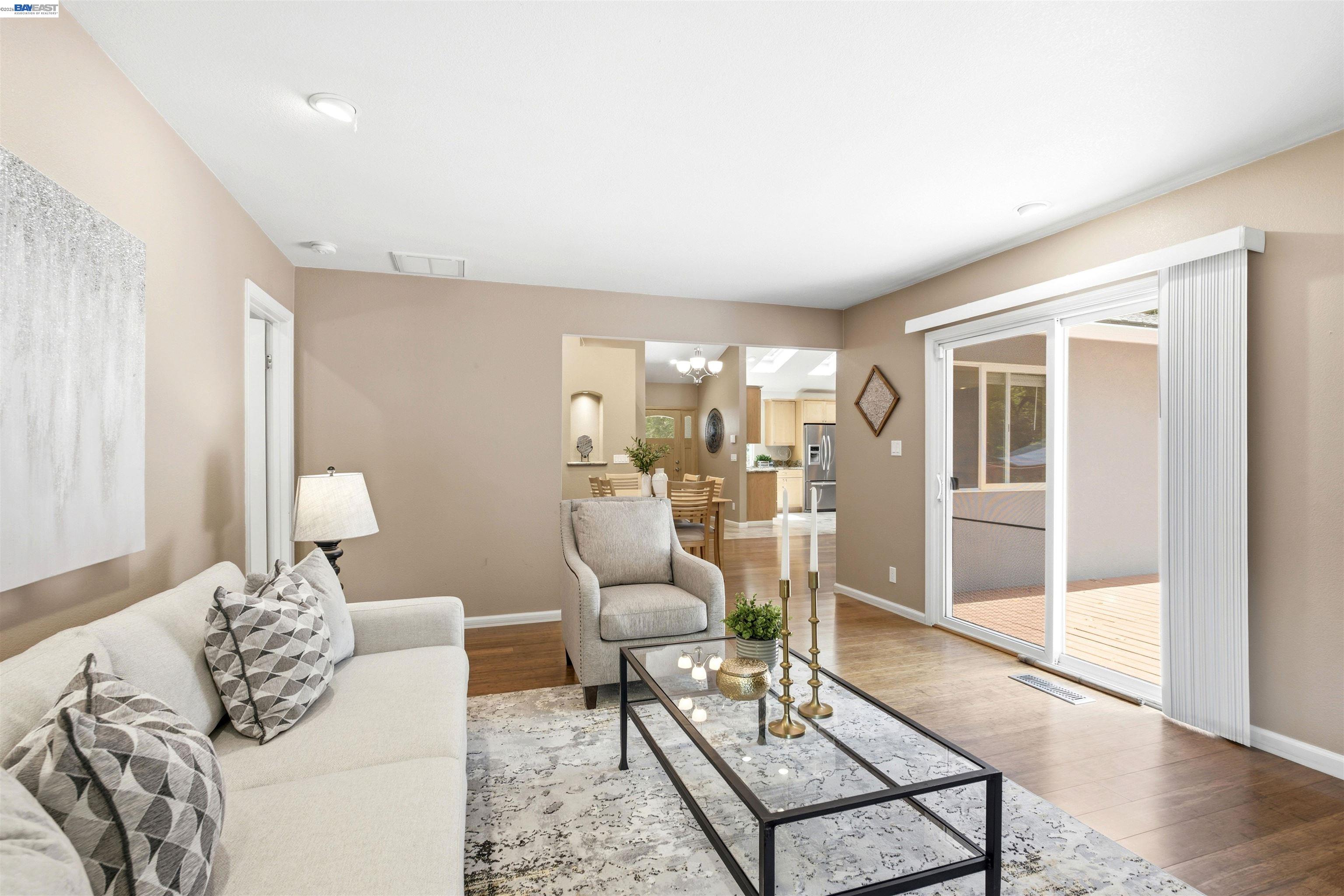 25477 Palomares Road Castro Valley, CA 94552 - Photo 6 of 19