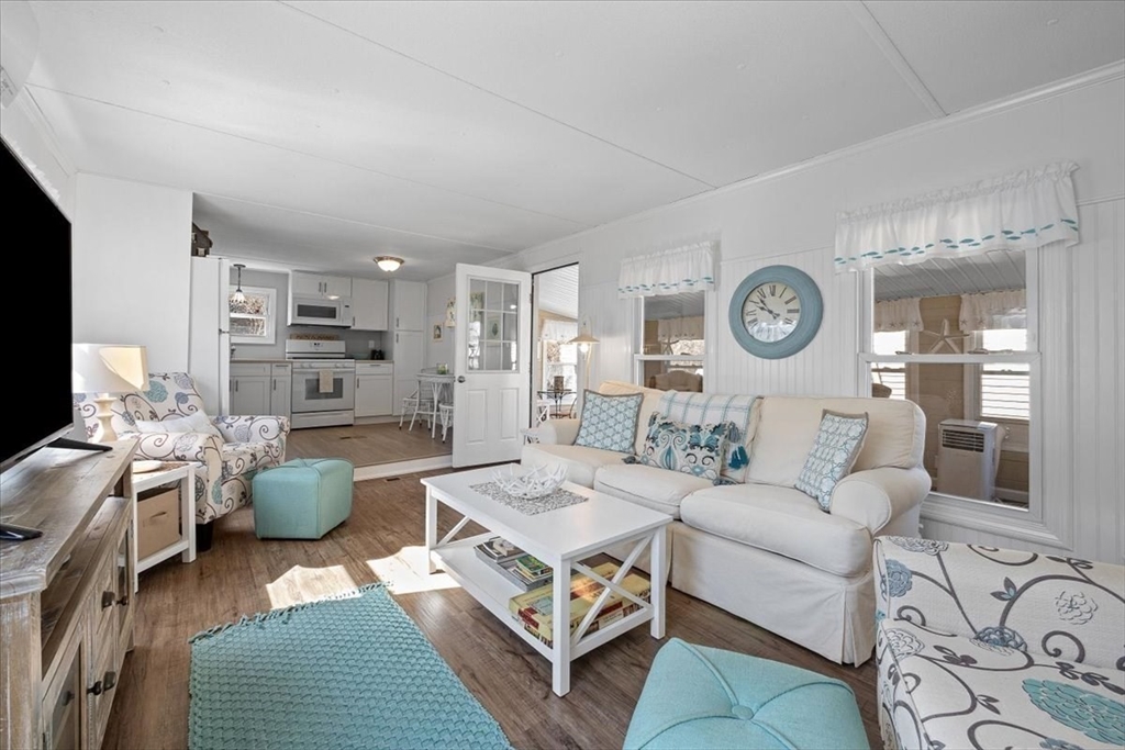 43 Amos Way Wareham, MA 02558 - Photo 12 of 34