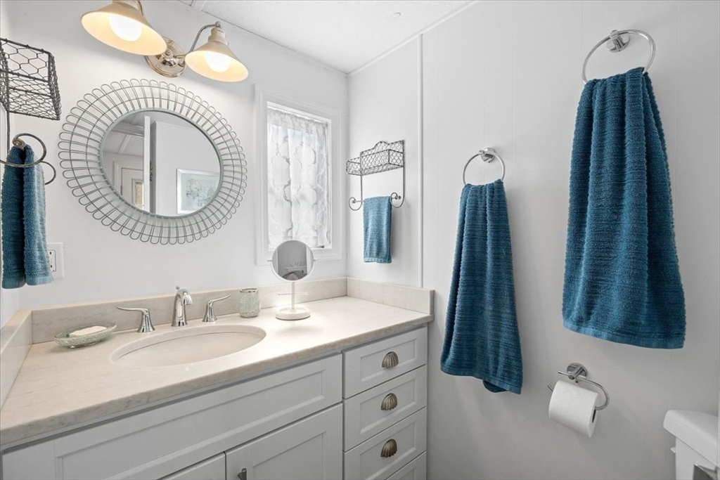 43 Amos Way Wareham, MA 02558 - Photo 17 of 34