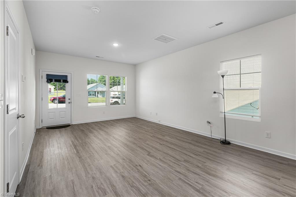 162 Hedgecock Road High Point, NC 27265 - Photo 7 of 31 Gallery Image 7