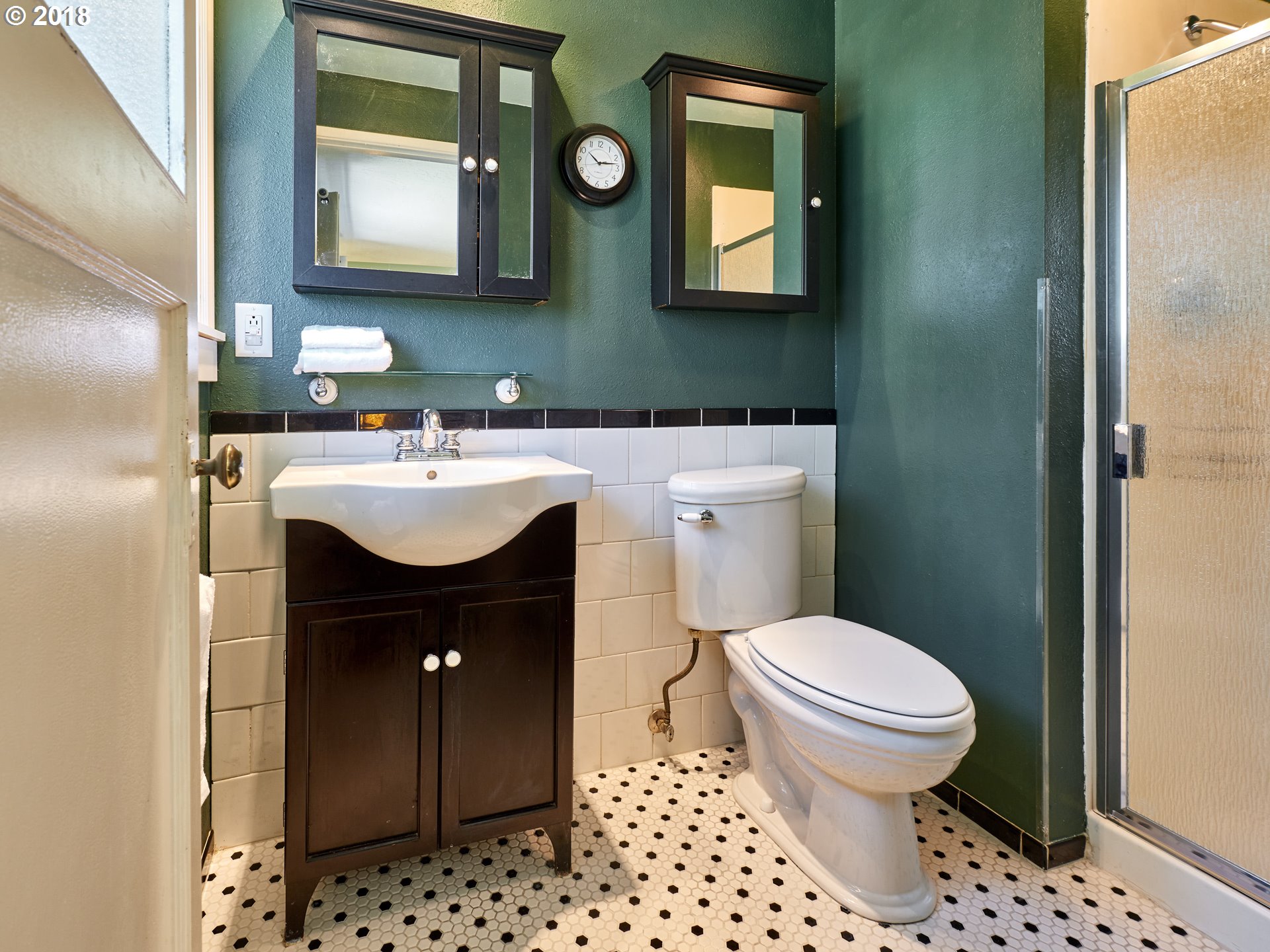 30906 South Oswalt Road Colton, OR 97017 - Photo 8 of 27 Bathroom, Attached