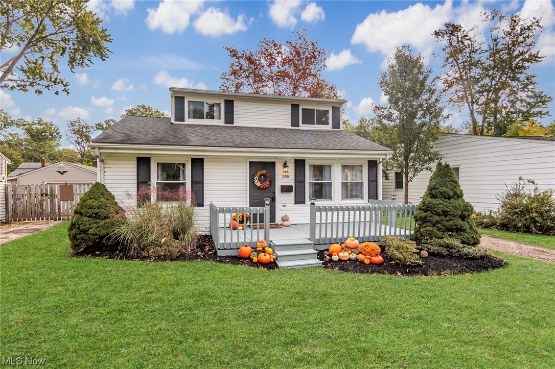 355 Dellwood Road Avon Lake, OH 44012 - Photo 2 of 35 View of front facade featuring a front yard