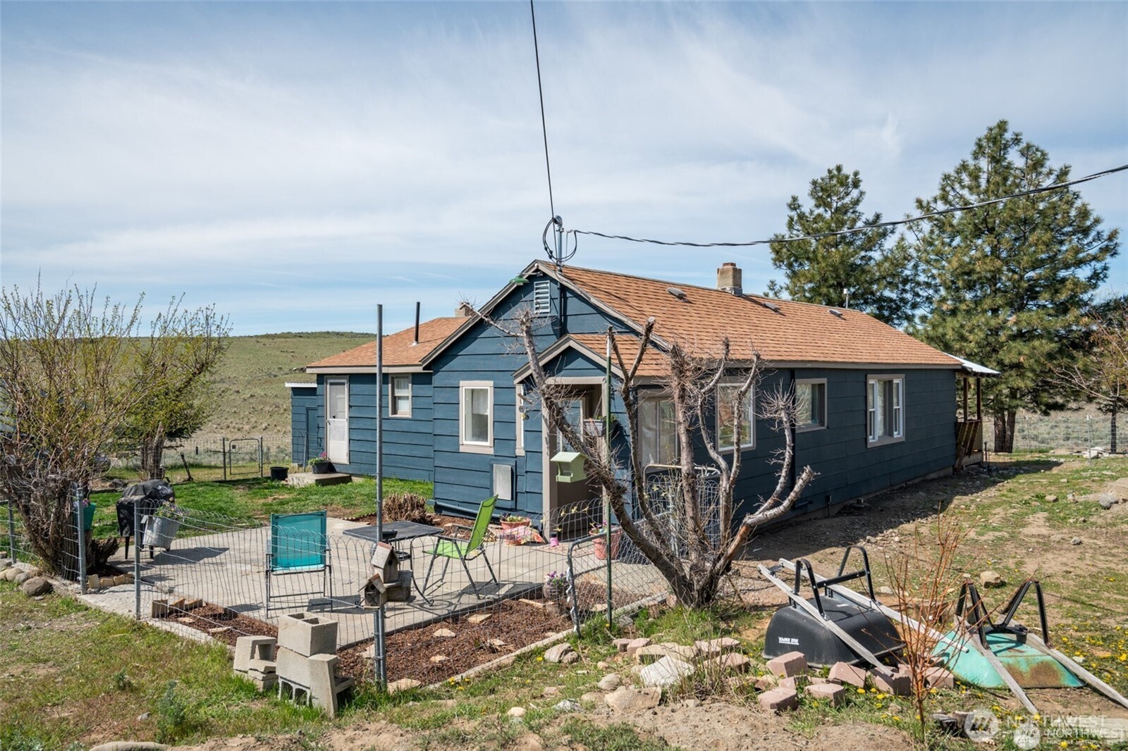 925 Rd B Northwest Waterville, WA 98858 - Photo 3 of 40