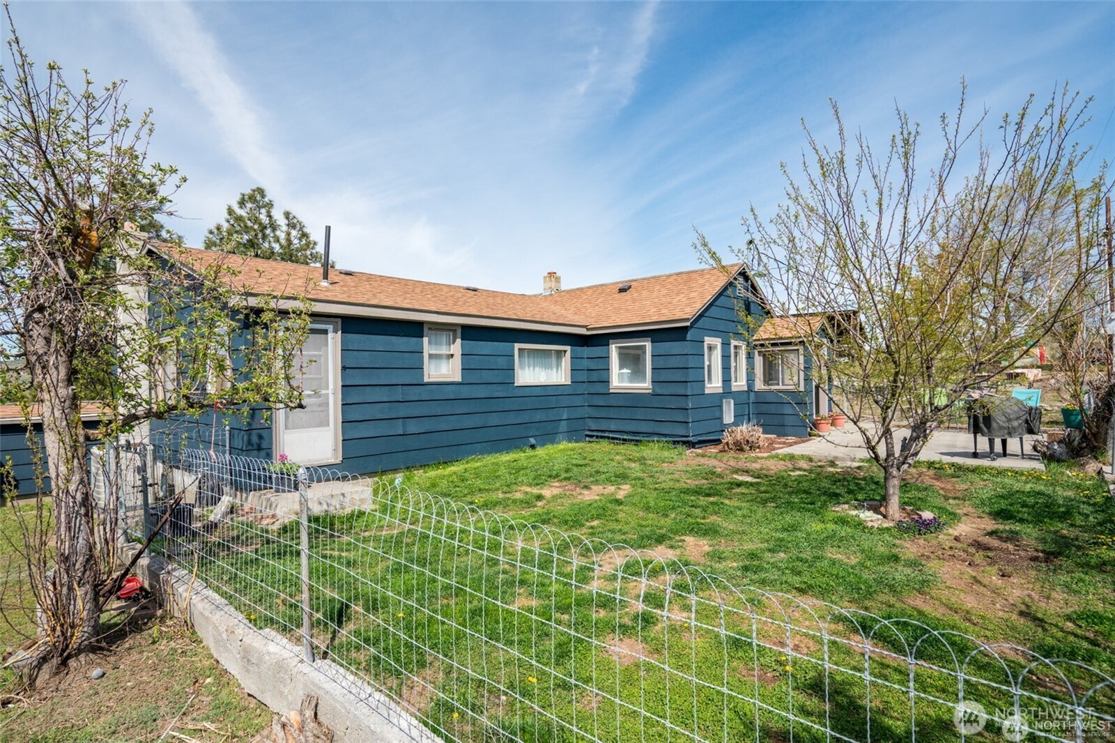 925 Rd B Northwest Waterville, WA 98858 - Photo 6 of 40