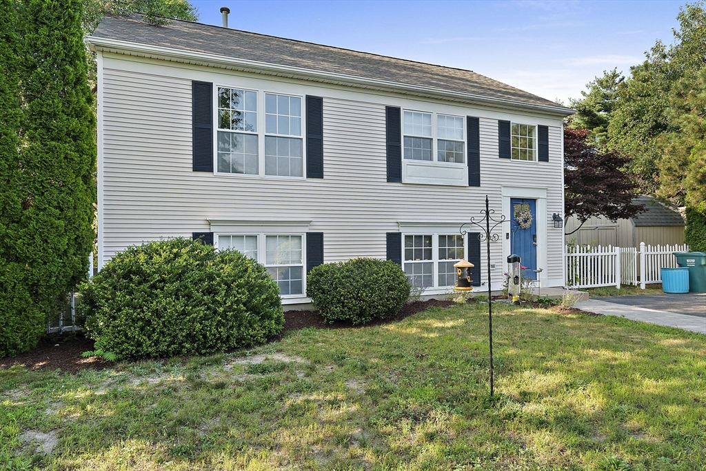 296 Raymond Road Plymouth, MA 02360 - Photo 3 of 25 Gallery Image 3