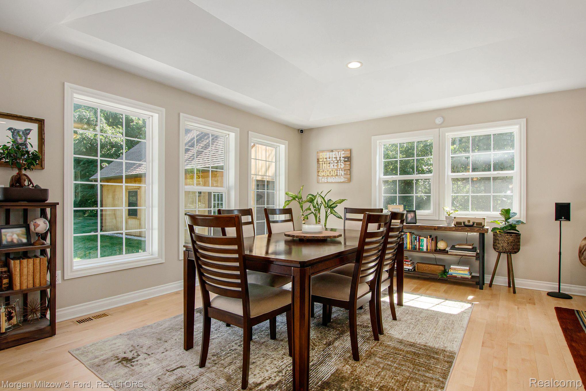 9647 Hadley Road Clarkston, MI 48348 - Photo 8 of 31 Dining space surrounded by windows