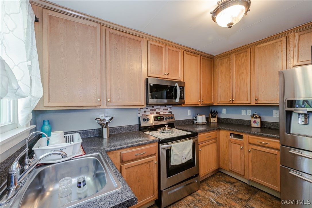 1940 Kimrod Road Richmond, VA 23224 - Photo 13 of 26 Gallery Image 13