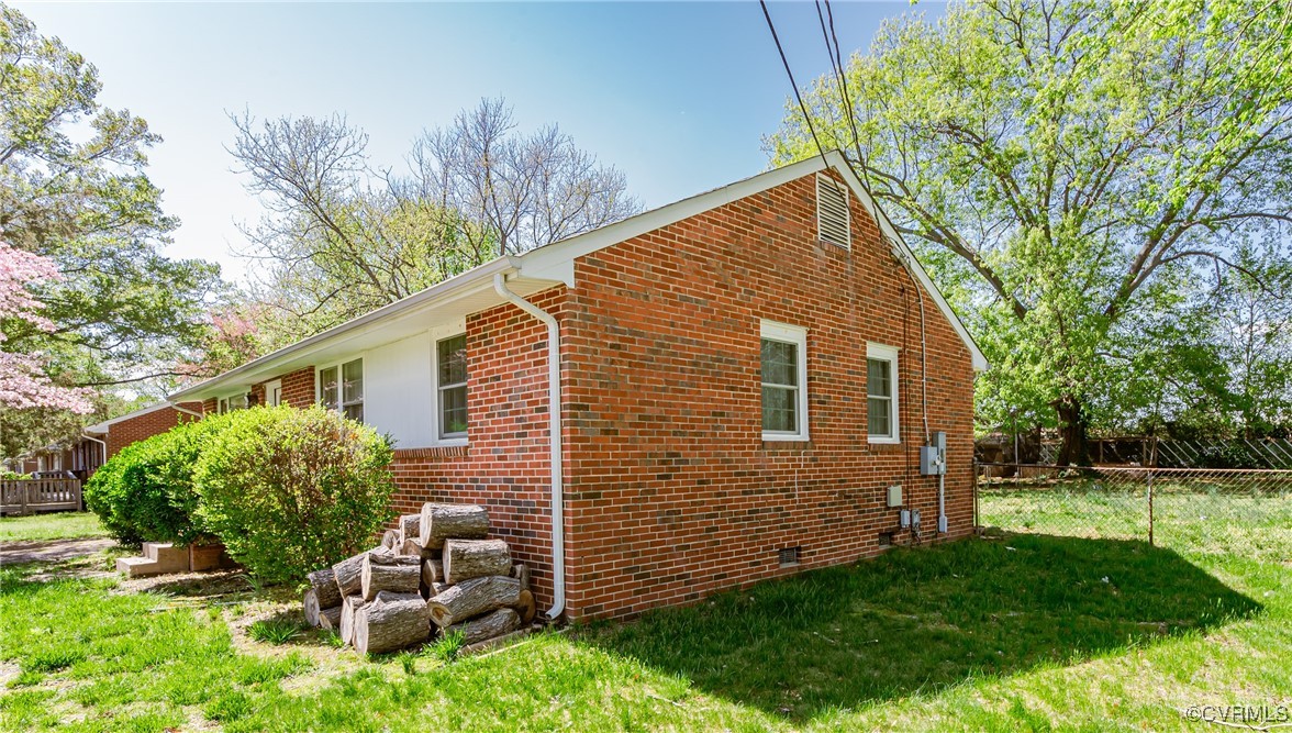 1940 Kimrod Road Richmond, VA 23224 - Photo 3 of 26 Gallery Image 3