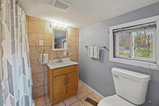 $89,900 | 411 Hinckley Boulevard, Jackson, MI 49203