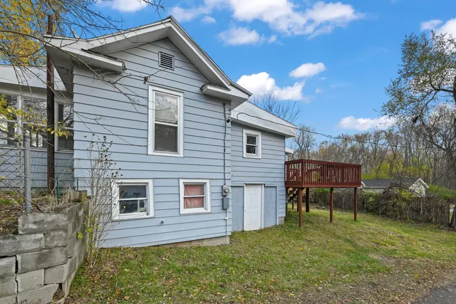 $89,900 | 411 Hinckley Boulevard, Jackson, MI 49203