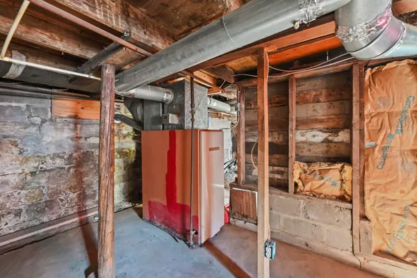 $79,900 | 411 Hinckley Boulevard, Jackson, MI 49203