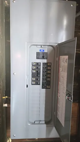 $89,900 | 411 Hinckley Boulevard, Jackson, MI 49203