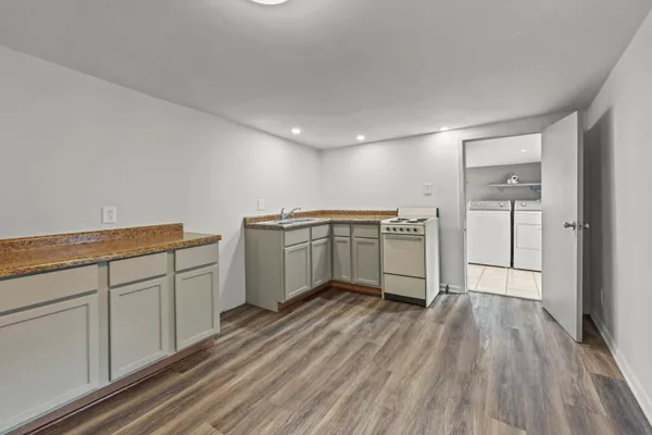 $79,900 | 411 Hinckley Boulevard, Jackson, MI 49203