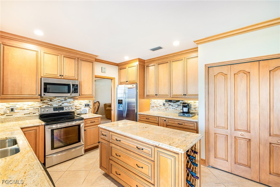 13356 Highland Chase Place Fort Myers, FL 33913 - Photo 9 of 36