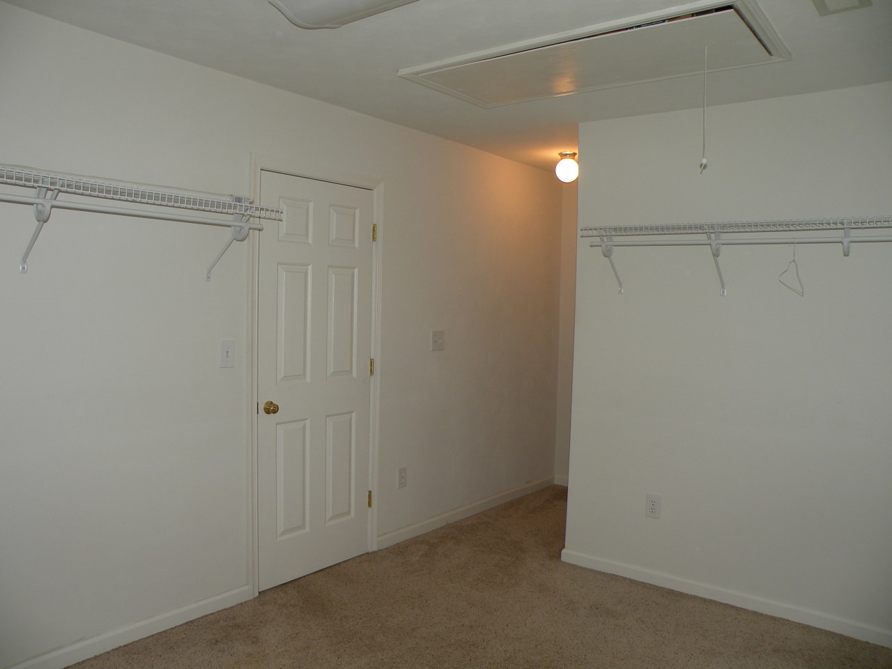 6234 Buckland Mill Road Roanoke, VA 24019 - Photo 33 of 53 Master walk in closet pic 3